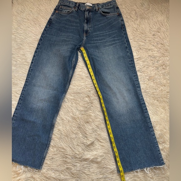 Zara Blue Medium Wash Wide Leg Raw Hem Jeans Size 8 - Picture 11 of 15